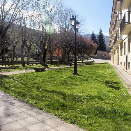 Apartamento Pet Friendly En Ezcaray, Con Piscina Zewnętrze zdjęcie